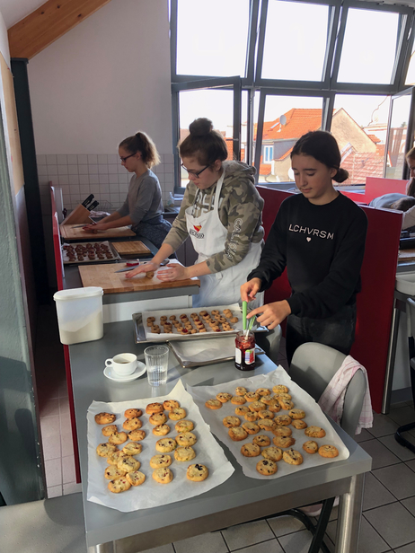 Plätzchen backen in der Lehrküche